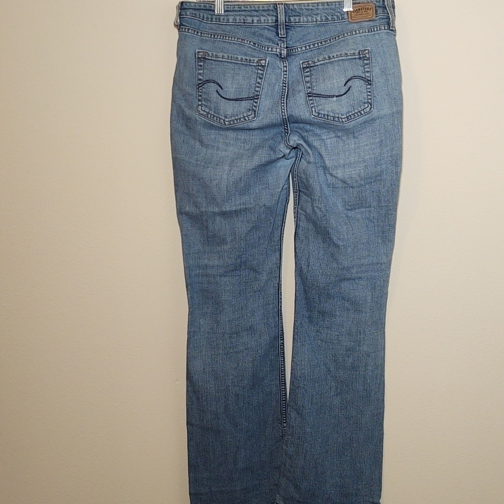 Signature by Levi Strauss Women's Low Rise Bootcut Jeans - Picture 3 of 7